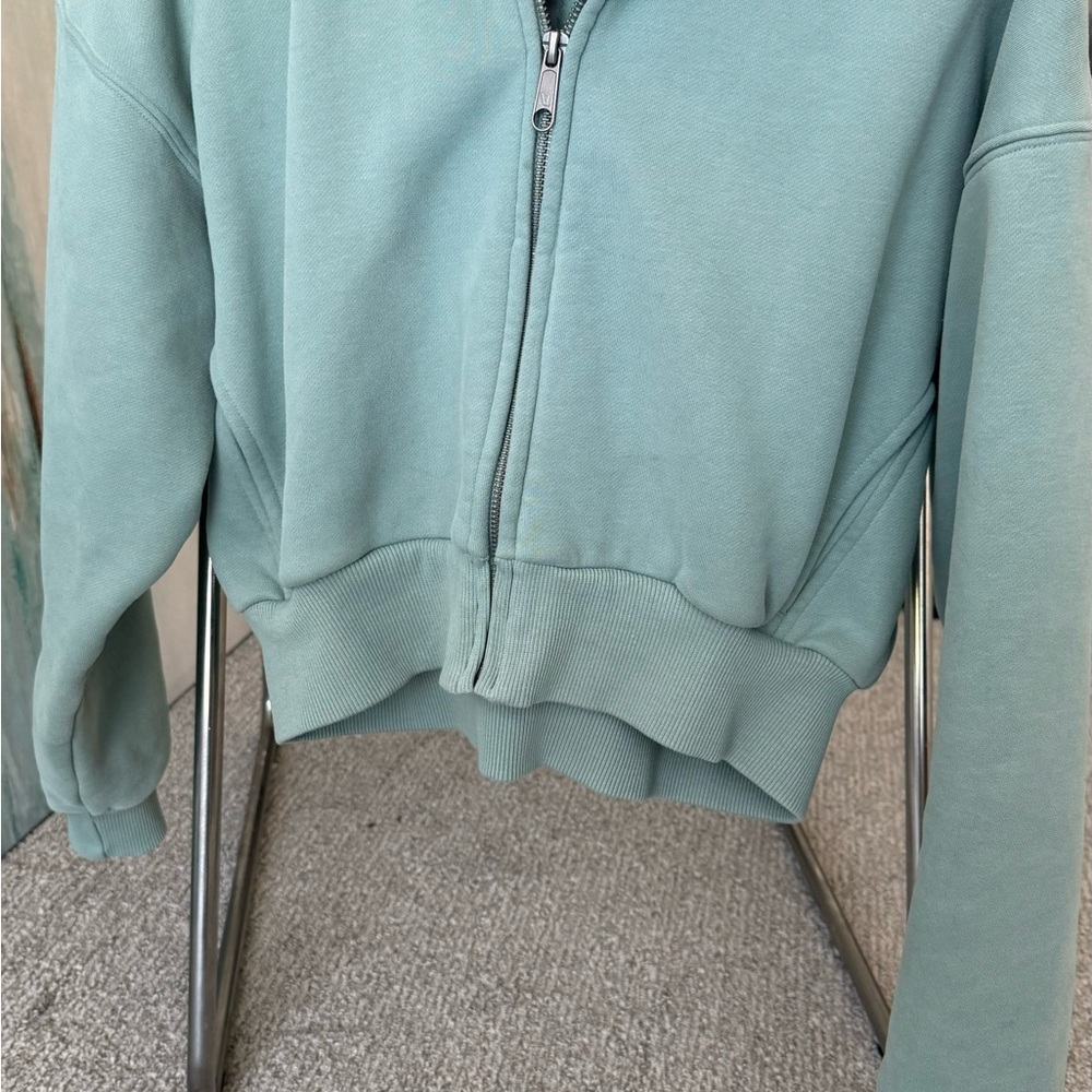 Vuori Women's Aqua Zip-Up Hoodie - Picture 4 of 8